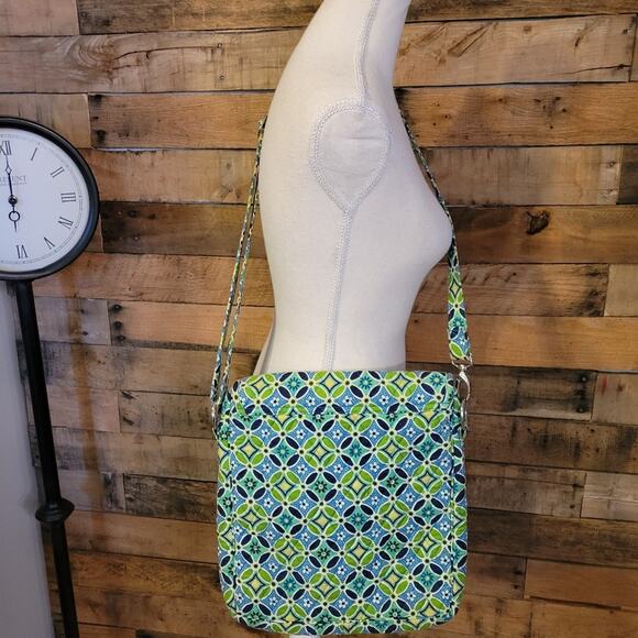 Vera Bradley large cross body purse with embroidered Initial H - Picture 10 of 11